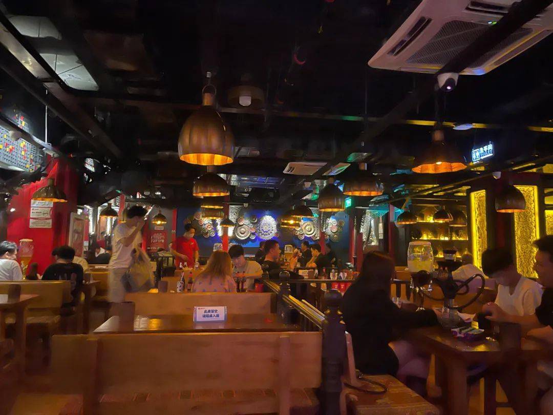 银河证券助力“小酒馆第一股”海伦司完成新交所第二上市