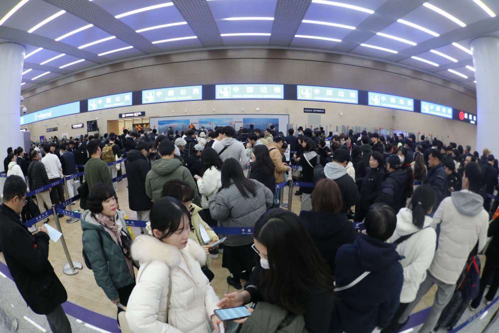 国庆节期间日均出入境旅客将达到175万人次