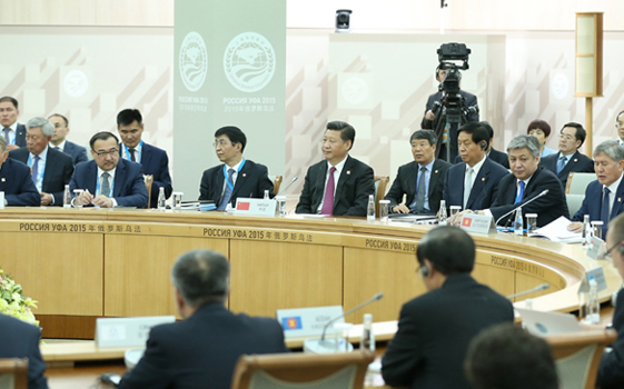 庆祝中华人民共和国成立75周年音乐会在京举行 习近平等党和国家领导人出席观看