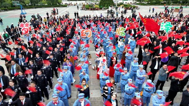 与祖国共奋进：新起点上香港展开新征程