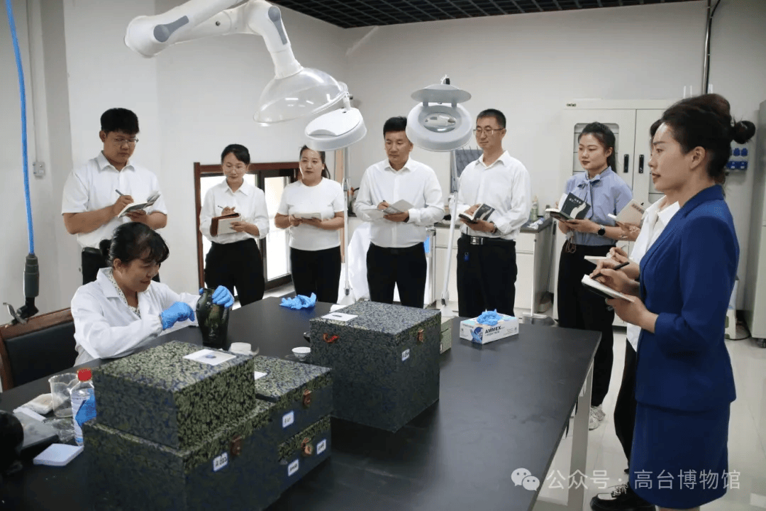 综合消息｜展示新中国发展成就 弘扬中华传统文化魅力——我驻外使领馆和机构及海外侨胞举行多样活动共贺新中国华诞