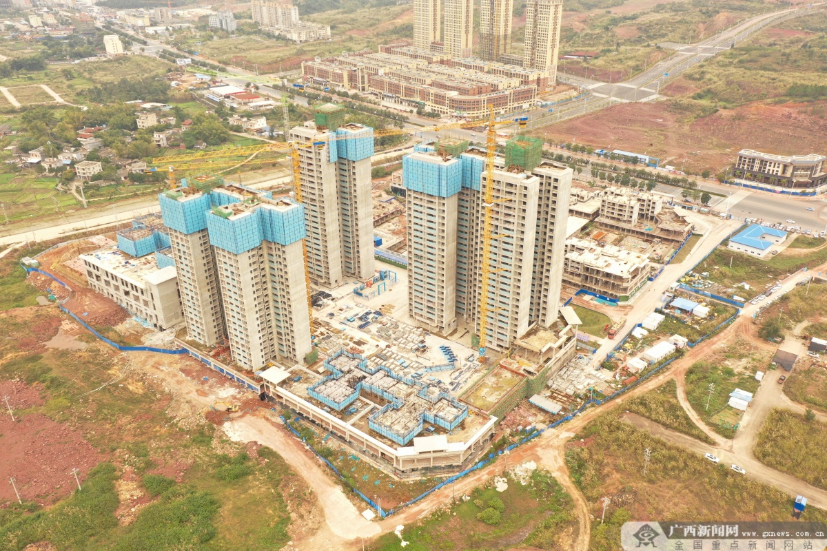 我国将新增实施100万套城中村改造和危旧房改造