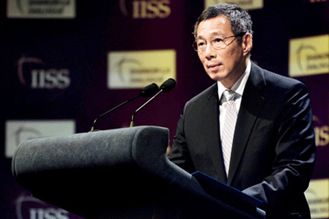 习近平会见新加坡国务资政李显龙